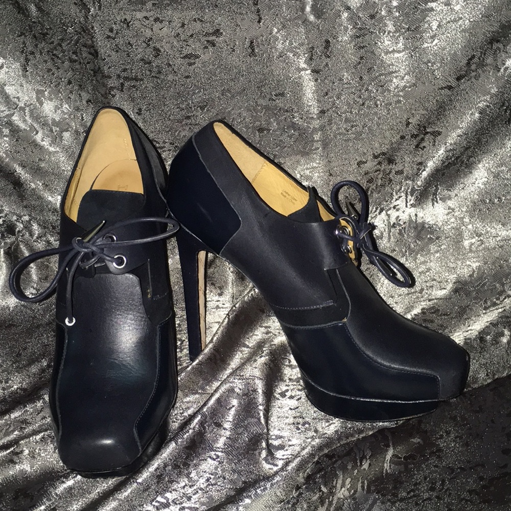 Stiletto - Picture 2 of 5